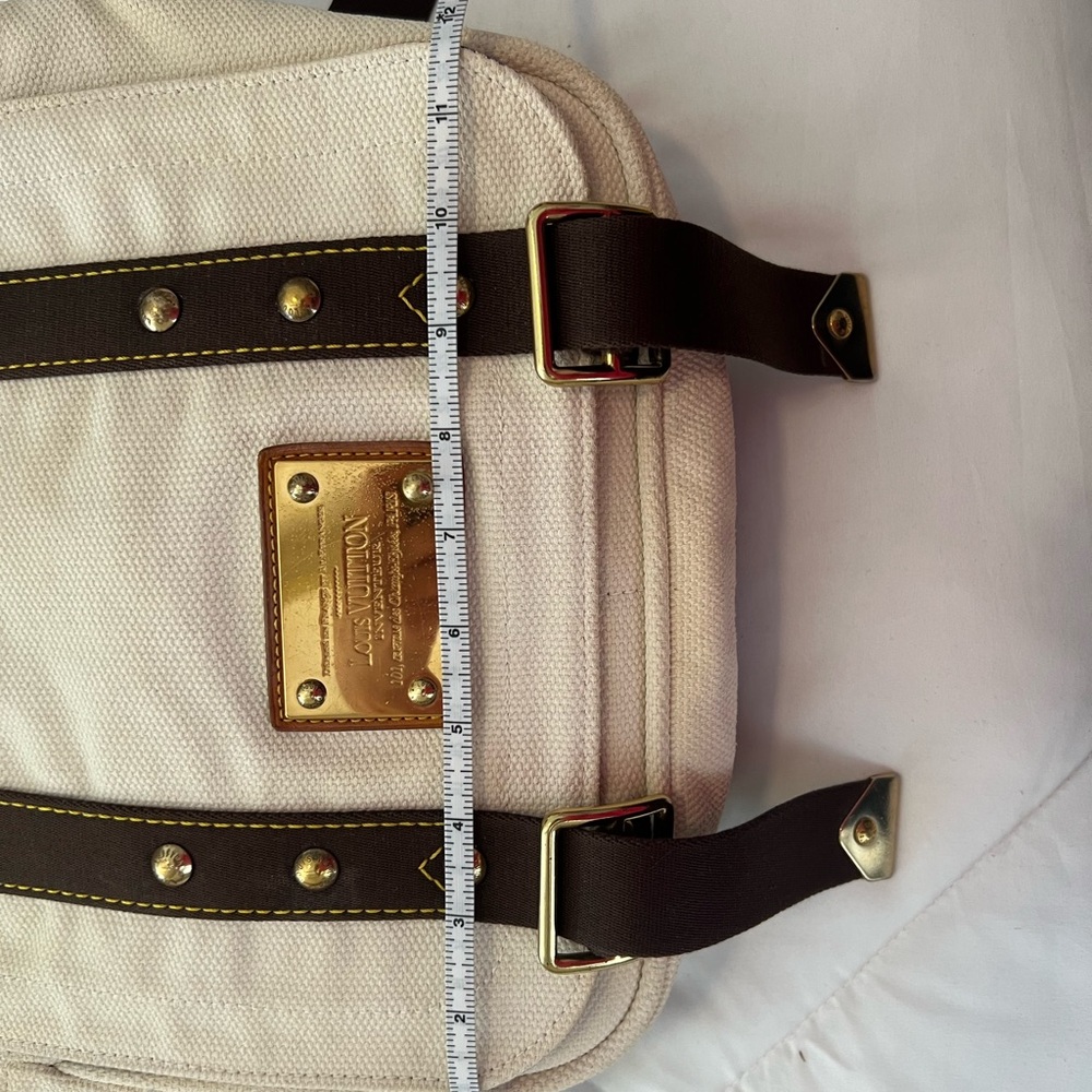 Louis Vuitton messenger bag. Good preloved condition.